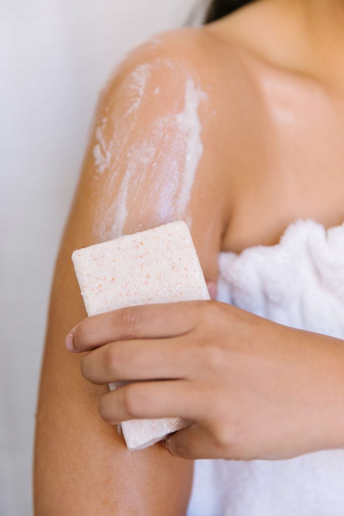 Remove Hard Wax from Skin