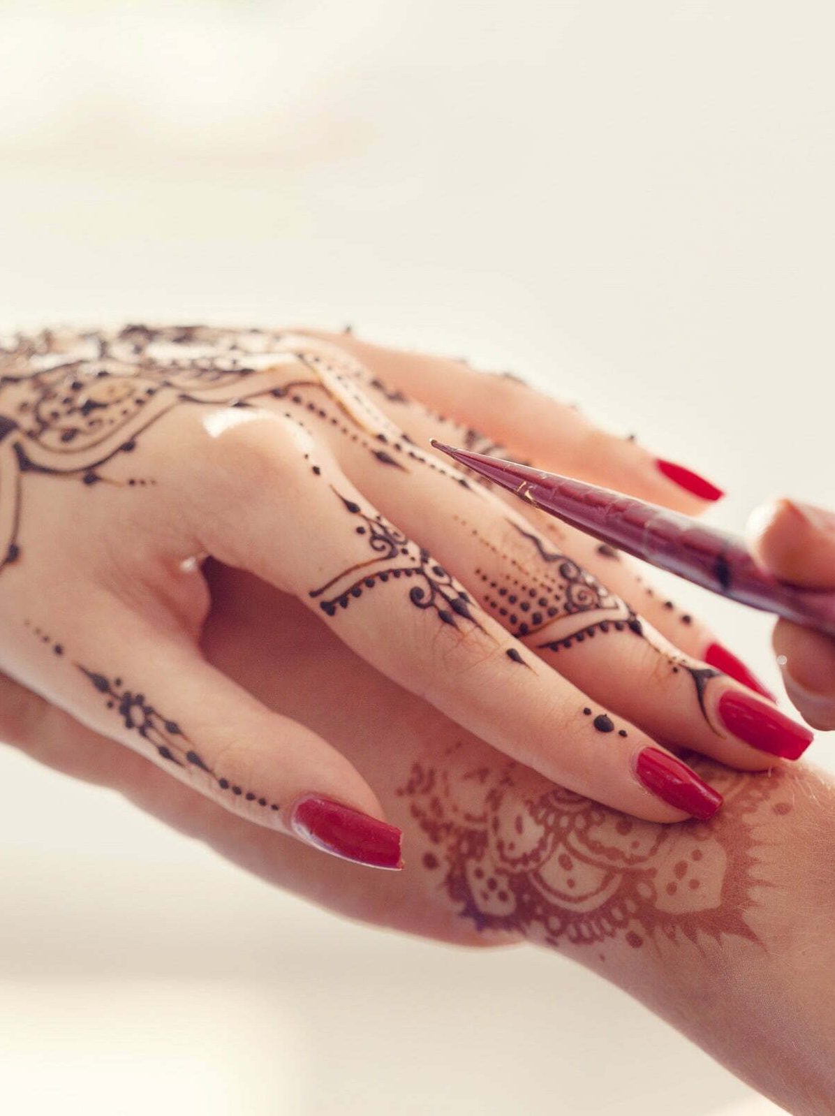 Can water fade henna